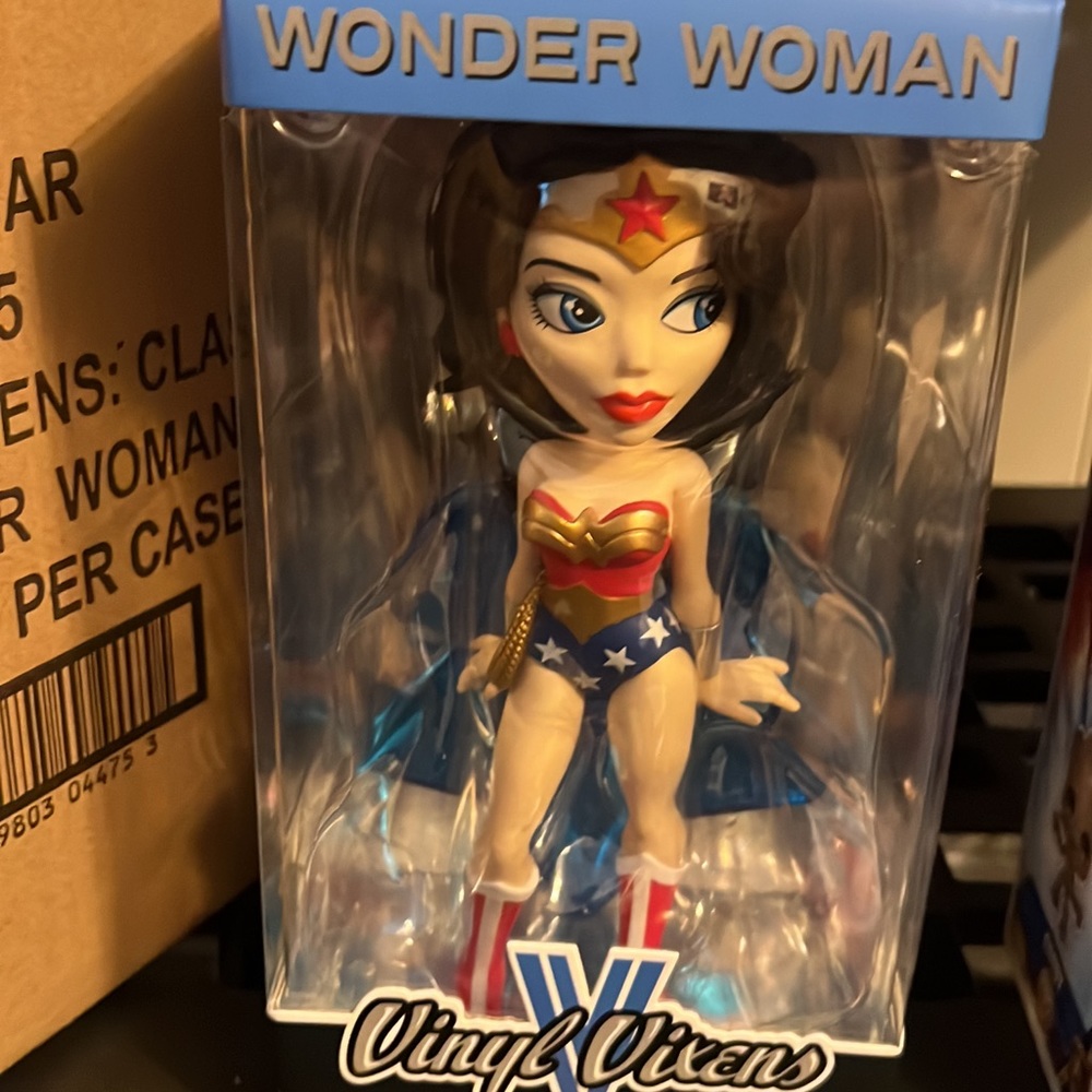 Funko vinyl vixens wonder women 9” tall NIB